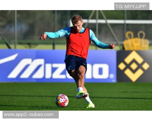 意大利媒体报道拜仁二队年轻中场哈维尔费尔南德斯有望加盟拉齐奥